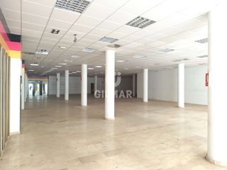 Miete Geschäftsraum in Centro - Doña Mercedes. Les presentamos este estupendo local comercial en centro dos her