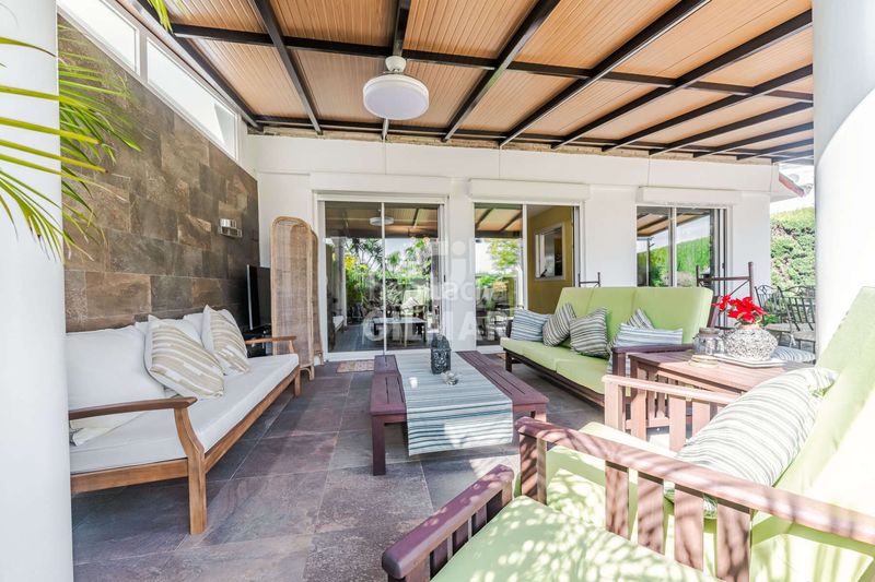 Foto d465f398-f3fb-42f8-9923-a091d881444a. Casa aparellada amb calefacció piscina a Gelves