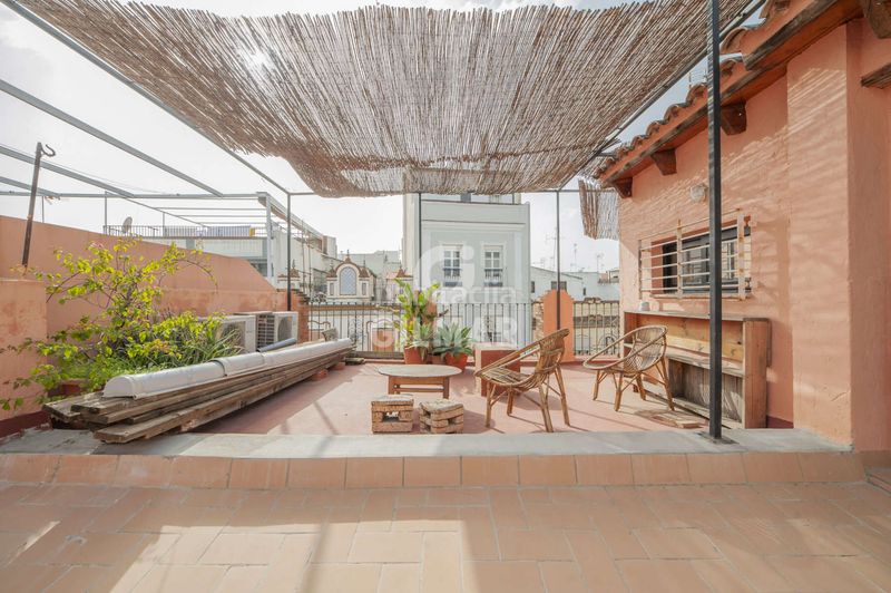 Foto 609fa889-7047-4a38-92de-4c82a3595125. Casa aparellada amb calefacció a Feria Sevilla