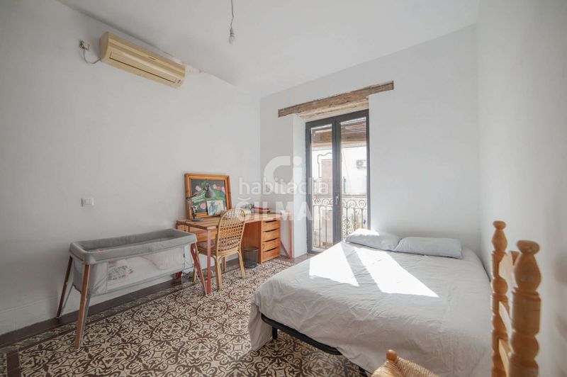 Foto 70197cc9-c5b1-4d14-8966-b56558459120. Casa aparellada amb calefacció a Feria Sevilla