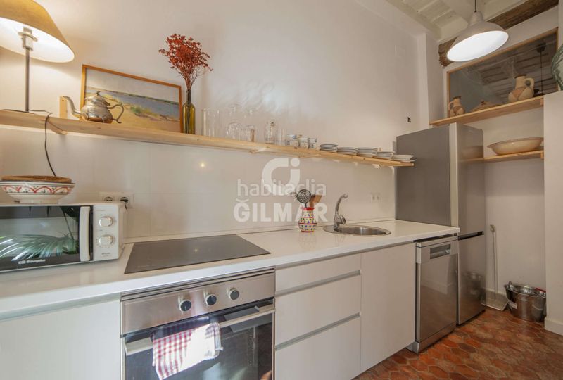 Foto e9a2f06f-7a67-464c-af55-1fb63d2110ea. Casa aparellada amb calefacció a Feria Sevilla