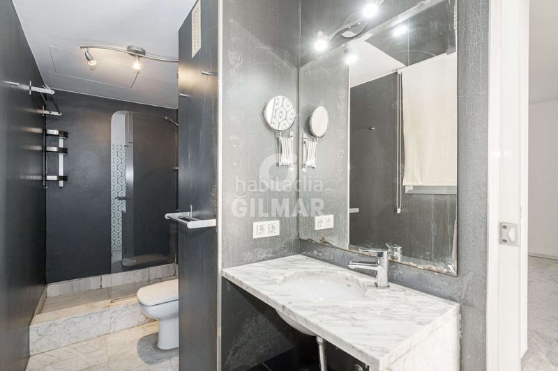 Foto d181097f-e694-4d1b-a3ff-4f4c6cb46c2a. Dúplex amb calefacció aparcament a Santa Catalina Sevilla