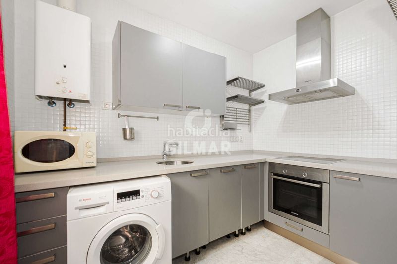 Foto e1870953-67d5-408f-a554-b419d66bf9b6. Dúplex amb calefacció aparcament a Santa Catalina Sevilla