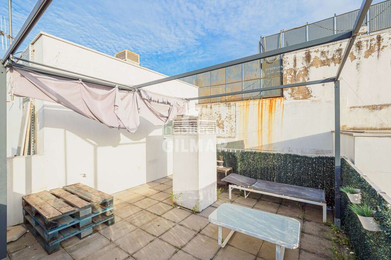 Foto f2788737-fff0-4cfc-adbc-92b90e4ef8ca. Dúplex amb calefacció aparcament a Santa Catalina Sevilla