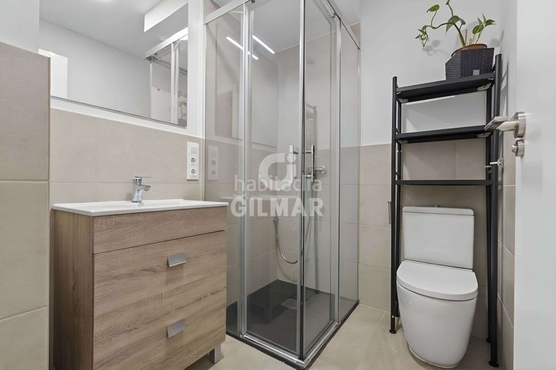 Foto 1faee21d-ff4d-426c-b568-39f30c034e8d. Pis amb calefacció aparcament a Los Remedios Sevilla