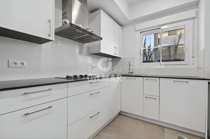 Foto 5f981a7f-f1b2-4122-910b-c5624965e7e4. Pis amb calefacció aparcament a Los Remedios Sevilla