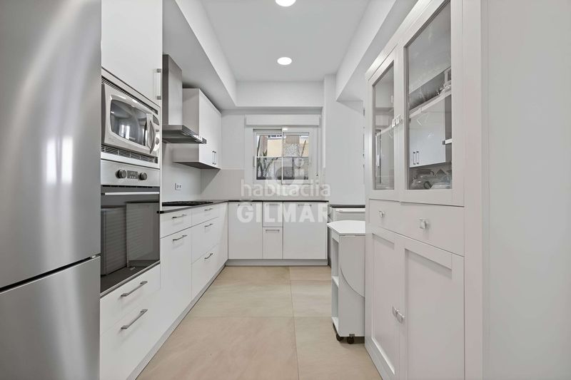 Foto 95bf1a9b-58f3-4448-9545-dab3936d28c5. Pis amb calefacció aparcament a Los Remedios Sevilla