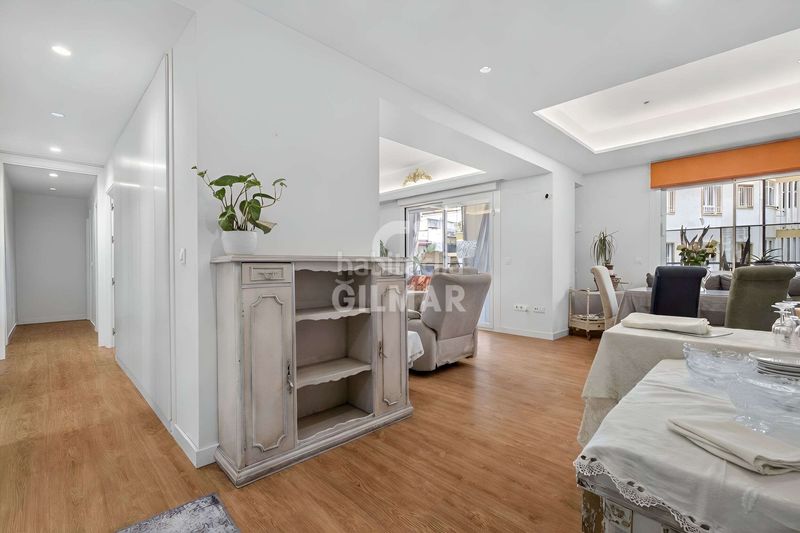 Foto 97fc9fa8-ab61-4fec-ba1e-05ee043594ce. Pis amb calefacció aparcament a Los Remedios Sevilla