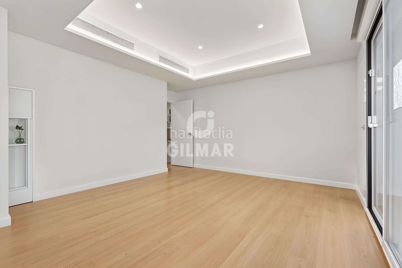 Foto bdf14b11-ef15-4cba-b707-9ef35ca69eb8. Pis amb calefacció aparcament a Los Remedios Sevilla