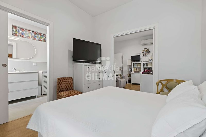 Foto f7791e18-b753-466e-9244-033d1d272500. Pis amb calefacció aparcament a Los Remedios Sevilla