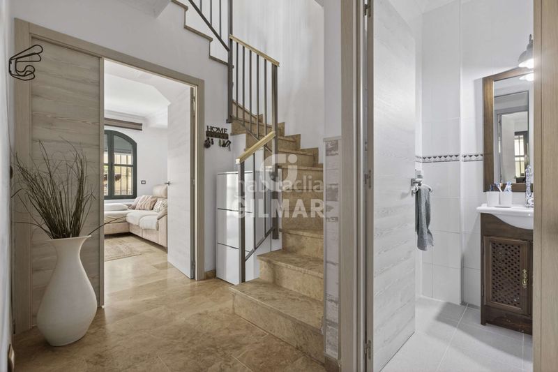 Foto 0ea240e4-6842-4511-8fed-326e7e34dc9d. Casa aparellada amb calefacció aparcament a Avenida de Europa Montequinto