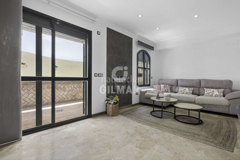 Foto 17ae516c-deff-4737-84e8-8e78531a5e13. Casa aparellada amb calefacció aparcament a Avenida de Europa Montequinto