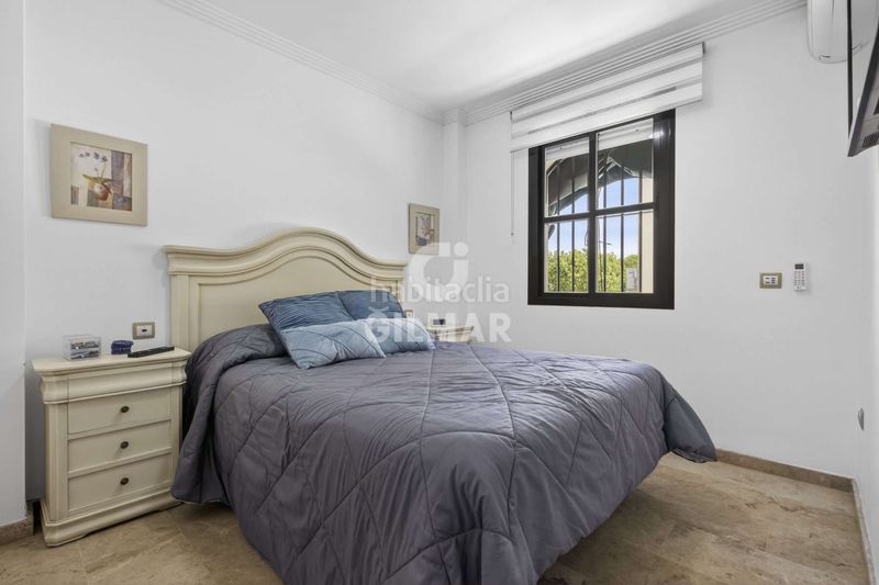 Foto 4e3483a8-5247-4770-a16c-1d8894633468. Casa aparellada amb calefacció aparcament a Avenida de Europa Montequinto