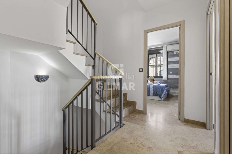 Foto 5ae3d50a-d3d9-49cb-8559-4b044a6b9dbb. Casa aparellada amb calefacció aparcament a Avenida de Europa Montequinto