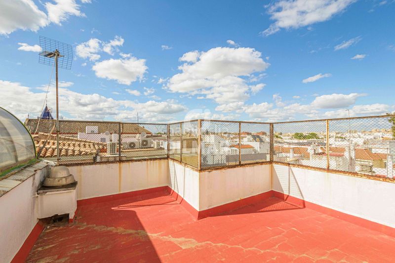 Foto 397fe057-4237-4805-a2ef-dd5a05ea9161. Casa adossada a Santa Catalina Sevilla