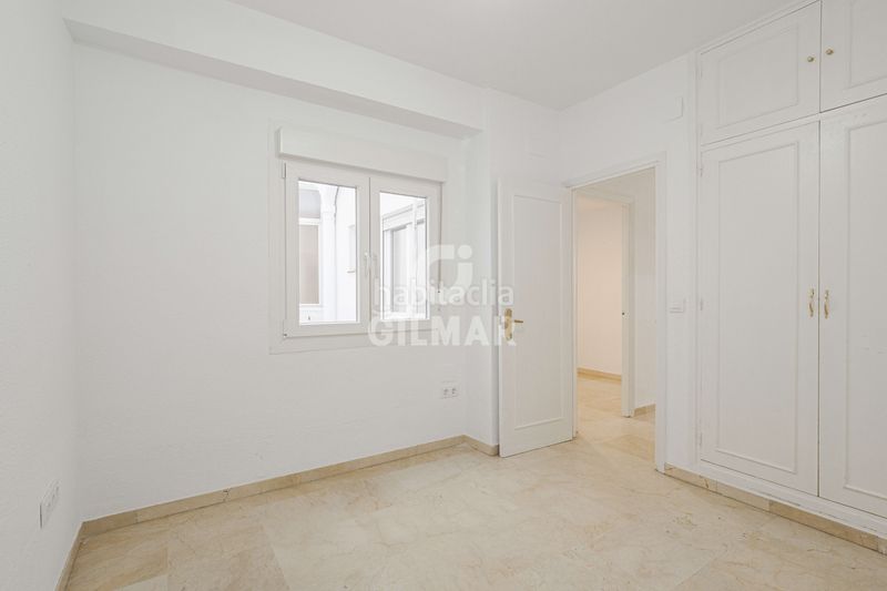 Foto c4b505f8-bece-4eb5-aa5a-76fe1c5b7cf3. Pis amb calefacció aparcament a Los Remedios Sevilla