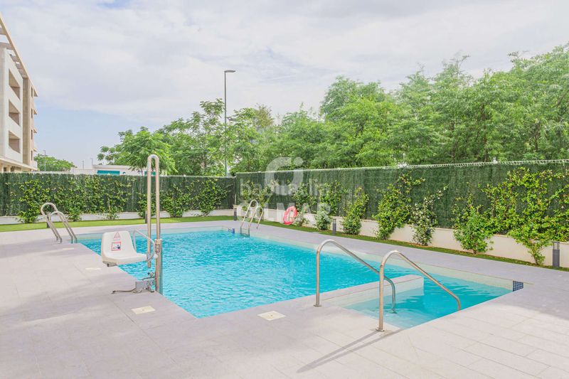 Foto ecfa2f9a-db0e-4c90-b71a-1a88d250f916. Àtic amb calefacció aparcament piscina a Barriada de Pineda Sevilla