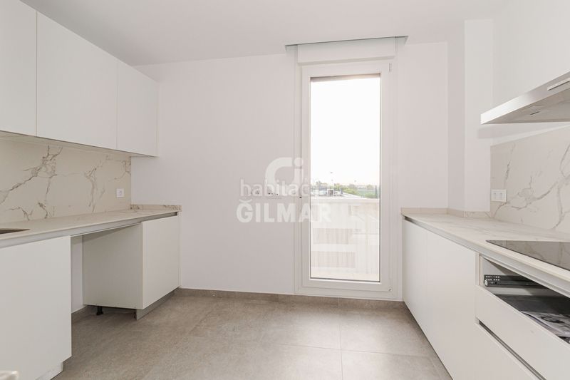 Foto 1f66b000-f712-4f9c-8771-6a9d27f5b71f. Àtic amb calefacció aparcament piscina a Barriada de Pineda Sevilla
