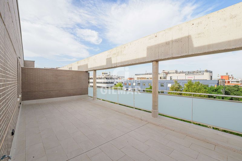 Foto a9ab8745-d40d-4b06-bbb8-afe530217059. Àtic amb calefacció aparcament piscina a Barriada de Pineda Sevilla