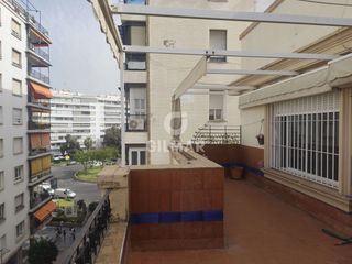 Location Attique à Los Remedios. Les presentamos este ático en los remedios de 200 m, que consta