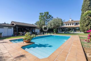 Xalet a Santa Eufemia. Exclusivo chalet independiente en villares altos, una de las urb
