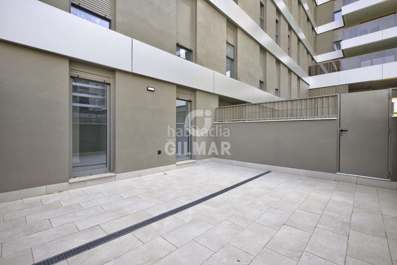 Foto dcd56271-aba0-4de4-b8f3-d643a14e3052. Planta baixa amb calefacció aparcament piscina a Tomares
