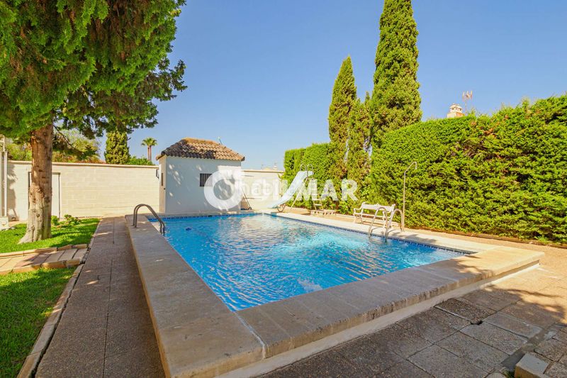 Foto 82f15ada-e161-49a2-ba87-9dce164c8545. Xalet amb calefacció aparcament piscina a Condequinto Montequinto