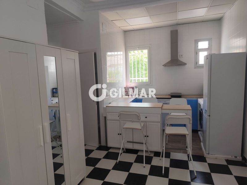 Foto f02e0470-4fa5-4fd6-8bb3-d73957288b0b. Rent flat with heating in Ciudad Jardín Sevilla