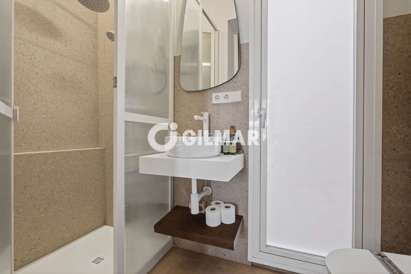 Foto 1f1cebe5-b142-43ce-83d1-9c25a4cb1007. Casa adossada amb calefacció a San Lorenzo Sevilla
