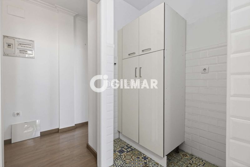 Foto 718a6ba2-bdd4-44d2-b975-3425c680bd9e. Pis amb calefacció aparcament a Los Remedios Sevilla