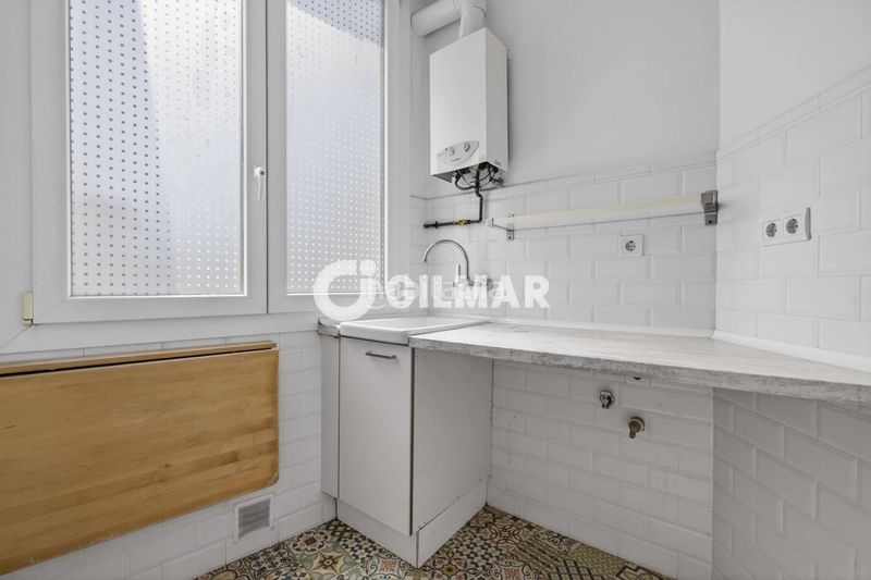 Foto e1cb8b88-1498-4780-b39d-b348cd1aae29. Pis amb calefacció aparcament a Los Remedios Sevilla