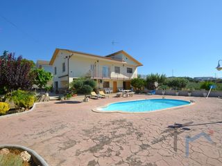 Casa  Calle blasco de garay (valls). Vivienda aislada 4 habitaciones venta masquefa