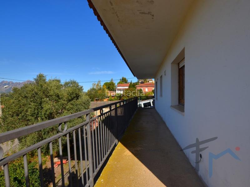 Foto f89e98e3-d52a-4c54-89a7-95e7529e63a2. Casa con parcheggio in Masquefa