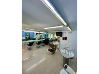 Location Local commercial  Calle major (de la beguda alta). Peluquería  centro de estética alquiler masquefa