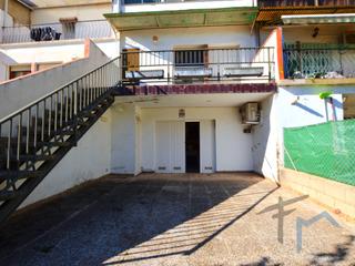 Maison jumelée  Calle font de la malesa. Vivienda adosada 4 habitaciones, triplex venta masquefa