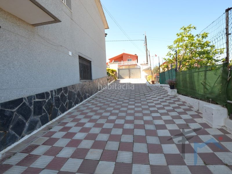 Foto 1afd7be0-3cd3-4491-8f3f-0b52252da998. Casa amb aparcament a Masquefa