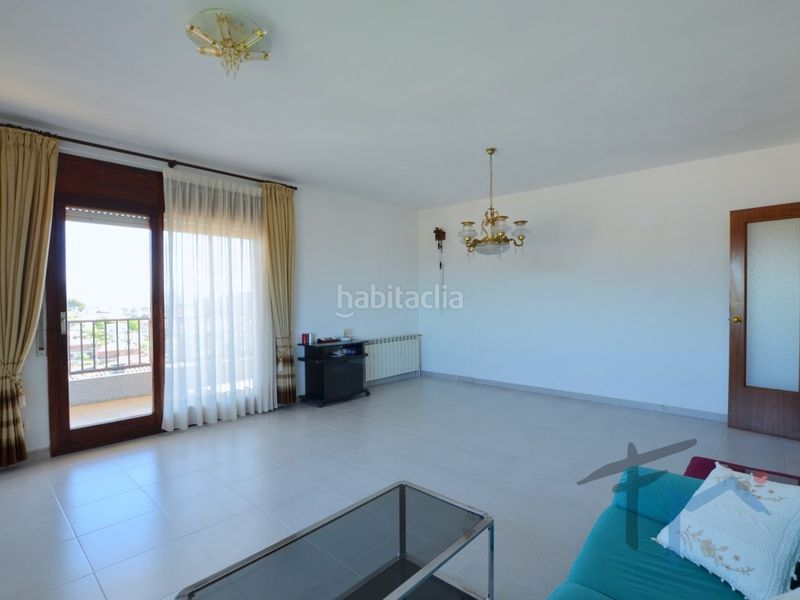 Foto a45f8dc5-c263-4dc3-8eda-067c71b89e54. Casa amb aparcament a Masquefa