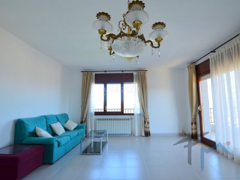 Foto aefe2f1d-d6f9-4bac-bdb2-a0d93df5b81d. Casa amb aparcament a Masquefa