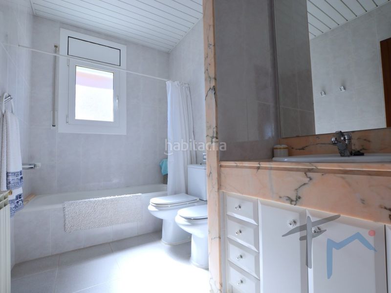 Foto c802b989-cdf6-461d-82db-bb7c84334312. Casa amb aparcament a Masquefa