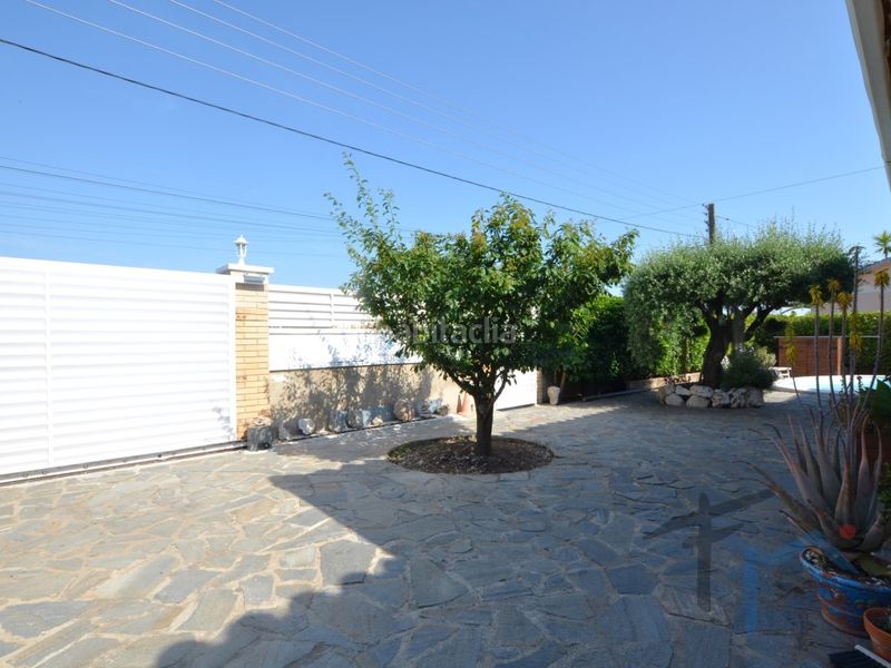 Foto c40cde8c-7011-4cc1-9fee-9b3959ad3a23. Casa amb aparcament a Piera