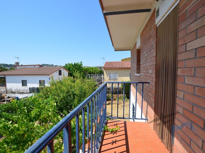Foto bf42a1ad-7c66-4f6c-805d-8a039825f656. Casa amb aparcament a Masquefa
