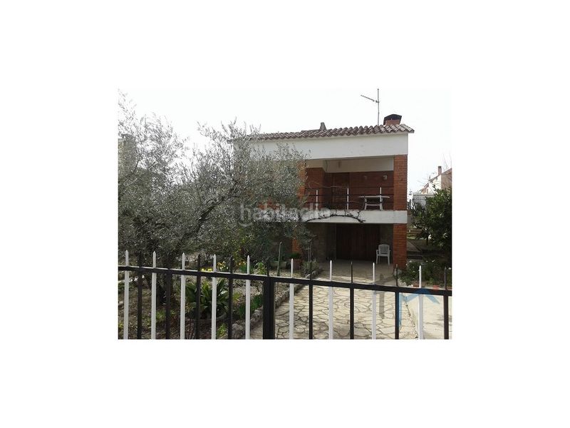 Foto f7597982-723c-487c-99d2-88332a6d49b9. Casa amb aparcament a Masquefa