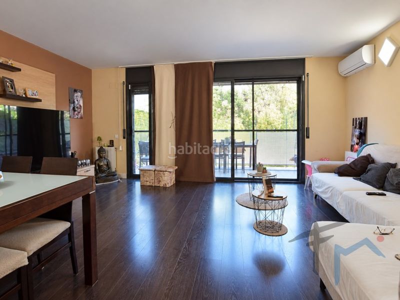 Foto 9f5b5b4b-cdef-42cd-9436-fa3e6c7a8c6e. Casa a schiera con parcheggio in Masquefa