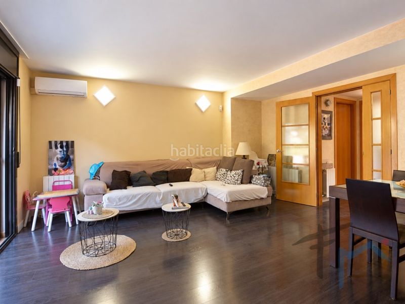 Foto cd9e69b1-5d73-4f62-a088-157ddf1fbd56. Casa a schiera con parcheggio in Masquefa