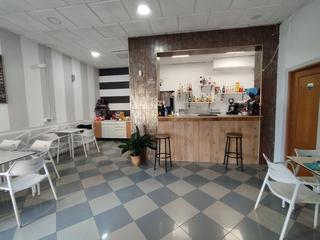 Local Comercial a Caleta de Velez. Amplio local en caleta de vélez