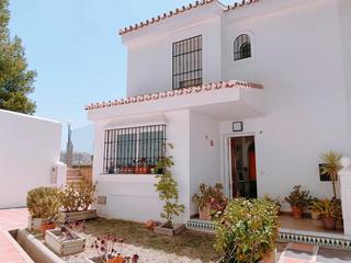Casa aparellada  Calle bécquer. Chalet pareado con vistas al mar en la cala del moral