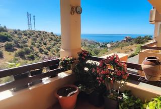 Flat  Calle sierra de ronda. Amplio piso con vistas al mar en la cala del moral, rincón de la