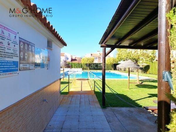 Foto fd48bf1c-f8d9-4bdd-a6b9-3871c57a06b9. Casa pareada chalet pareado zona El Limonar, vélez-málaga en Vélez - Málaga