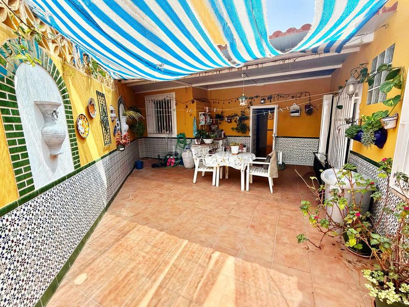 Foto 0bbc8581-dd06-4879-ab8b-bef86576f54d. Casa amb aparcament a Lagos