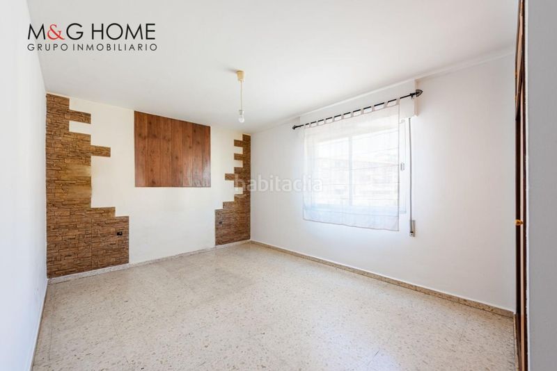 Foto ae5c6202-5477-47c6-8921-8a60984a134e. Pis a Caleta de Velez
